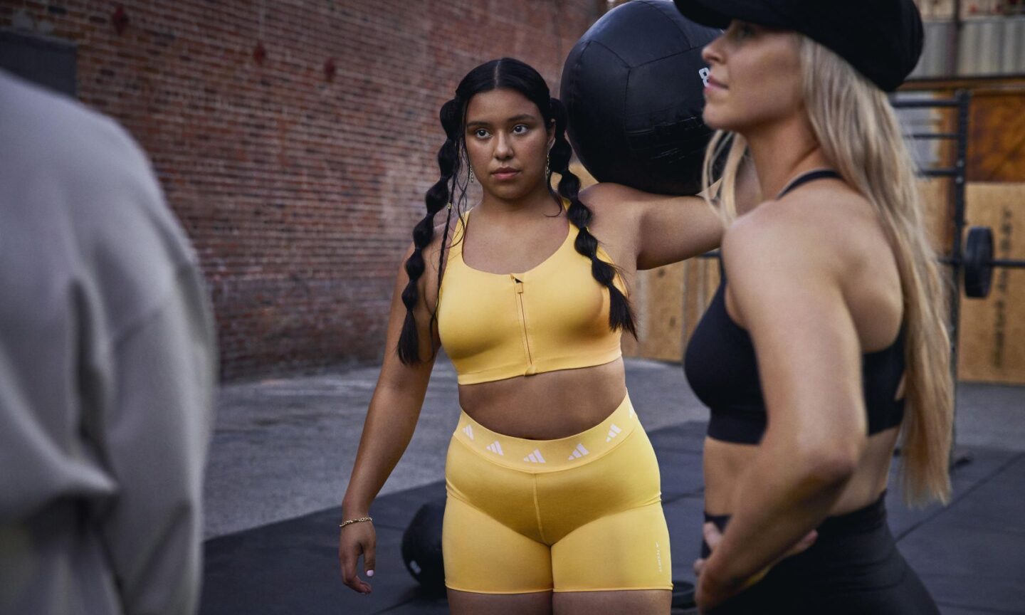 two women working out