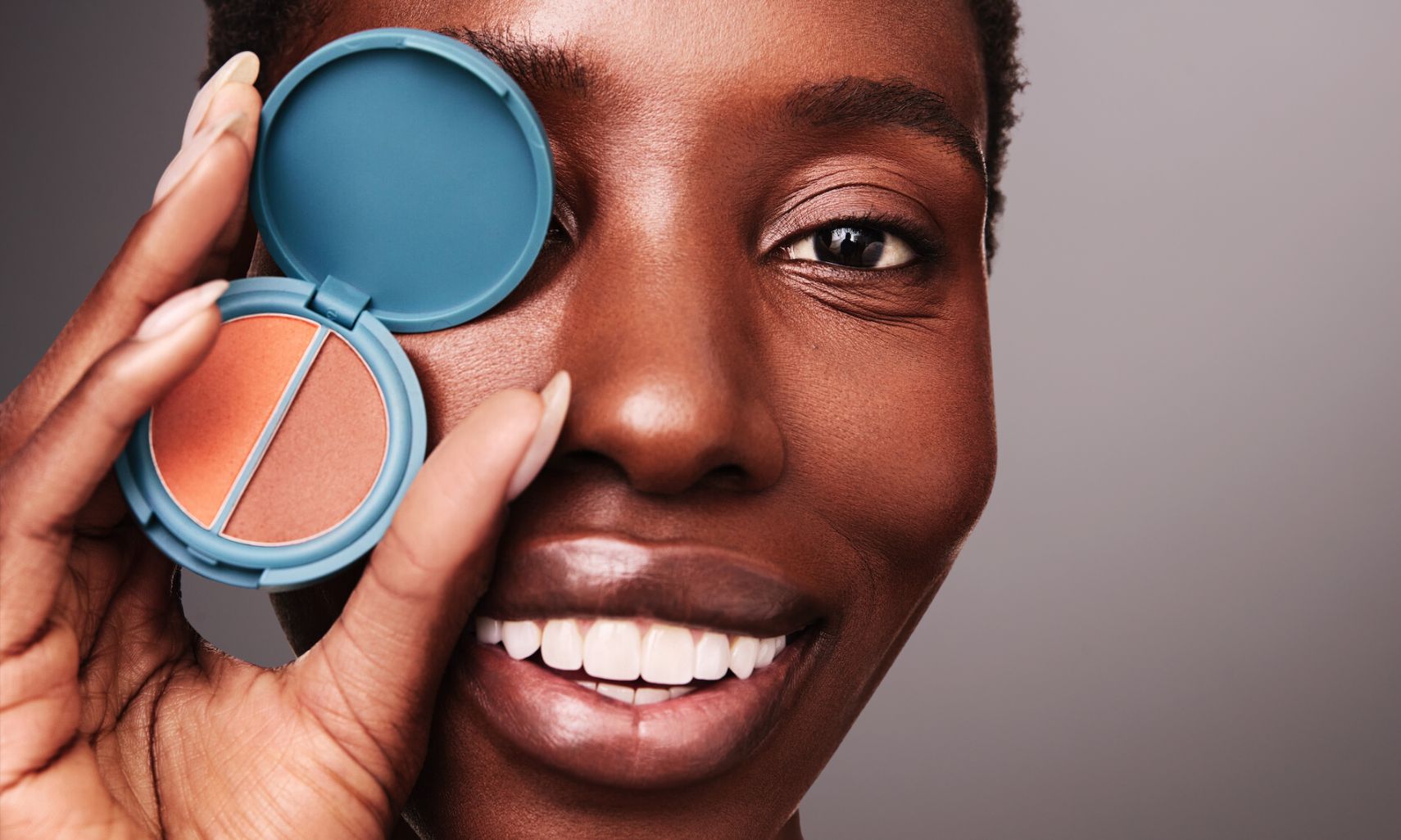 Model holding Spatch Invisible Spot Fix