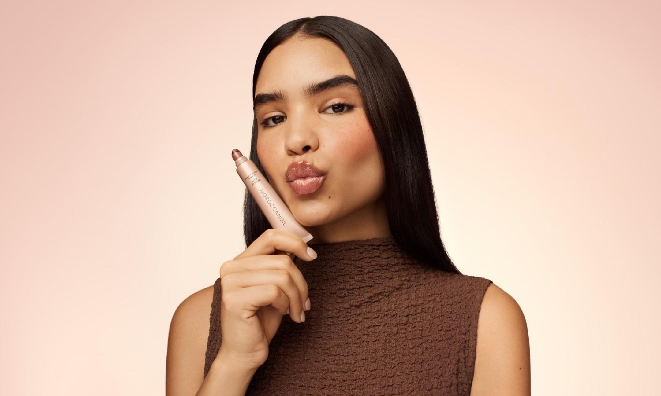 Moroccanoil Lip Balm Model